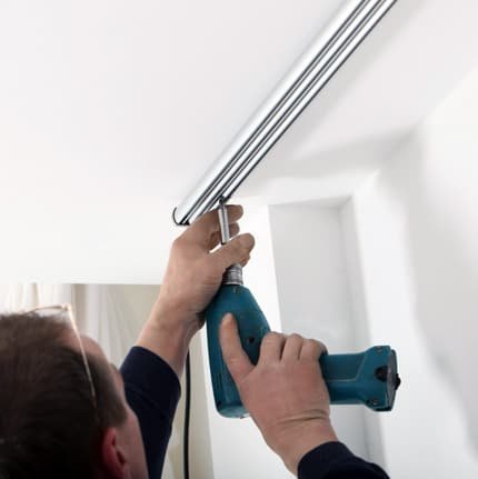 Curtains Installation